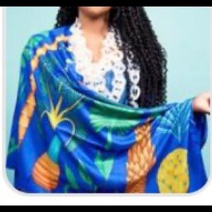 Beautiful silk scarf. Identical to SJ’s Aruba
